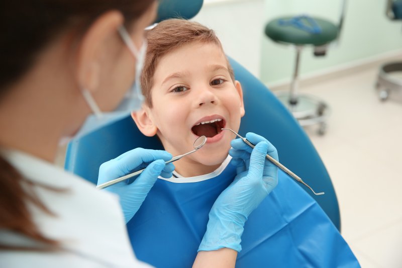 How Family Dentists Help Kids Develop Good Oral Hygiene Habits